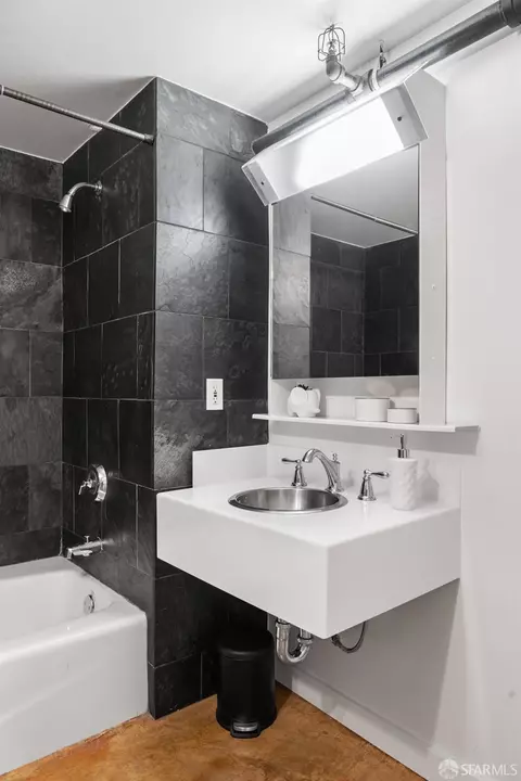Bath - 73 Sumner St #203, San Francisco, CA 94103 photo 3 of 7