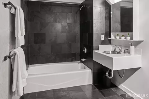 Bath - 73 Sumner St #203, San Francisco, CA 94103 photo 4 of 7