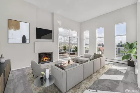377 Palm Ave #401, Oakland, CA 94610