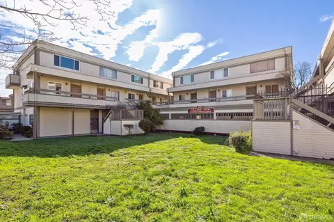 3161 W Birmingham Dr, Richmond, CA 94806