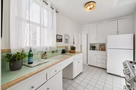 2586 36th Ave, San Francisco, CA 94116 photo 16