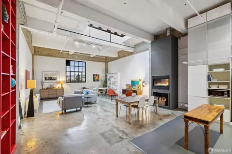 247 4th St #406, Oakland, CA 94607