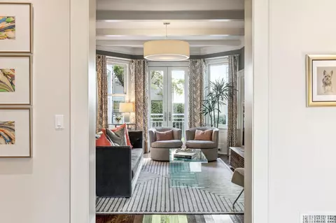 Entry Way - 2960 Steiner St, San Francisco, CA 94123 photo 2 of 3
