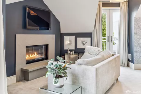 Living - 2960 Steiner St, San Francisco, CA 94123 photo 4 of 5