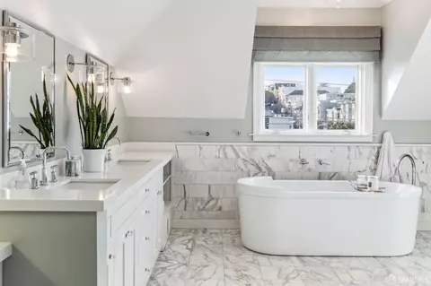Bath - 2960 Steiner St, San Francisco, CA 94123 photo 2 of 8