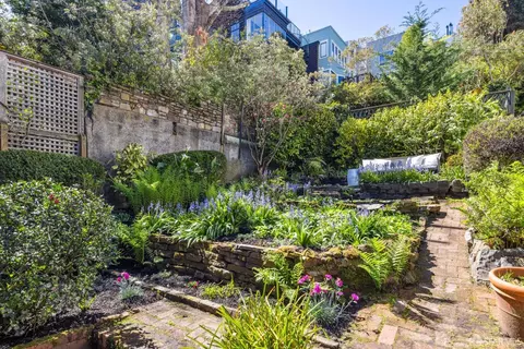 Exterior - 2721 Pierce St, San Francisco, CA 94123 photo 4 of 4