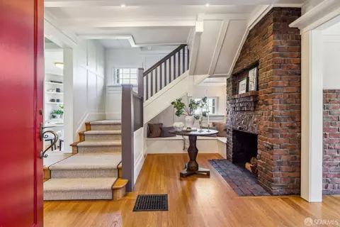 Entry Way - 2721 Pierce St, San Francisco, CA 94123 photo 1 of 5