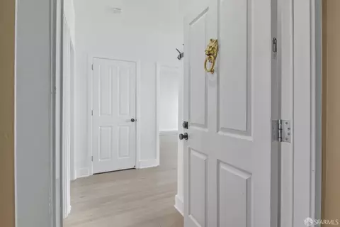 Entry Way - 672 Clipper St #1, San Francisco, CA 94114 photo 2 of 5