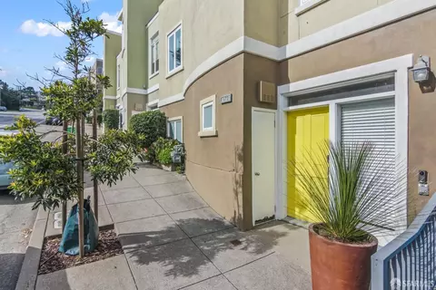 Exterior - 672 Clipper St #1, San Francisco, CA 94114 photo 3 of 3