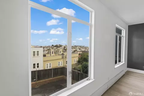Living - 672 Clipper St #1, San Francisco, CA 94114 photo 1 of 1