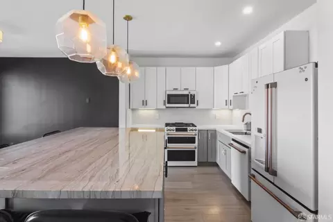 Kitchen - 672 Clipper St #1, San Francisco, CA 94114 photo 1 of 8