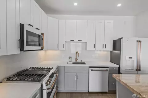 Kitchen - 672 Clipper St #1, San Francisco, CA 94114 photo 7 of 8