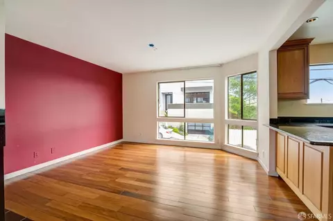 Living - 70 Hiliritas Ave, San Francisco, CA 94131 photo 5 of 5