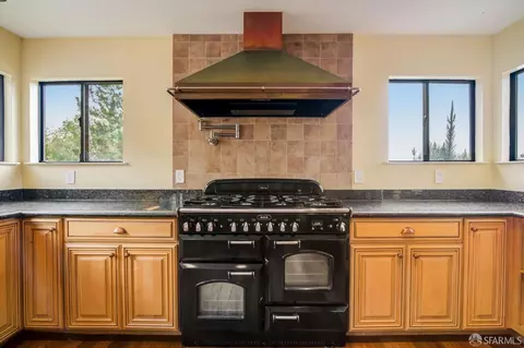 Kitchen - 70 Hiliritas Ave, San Francisco, CA 94131 photo 2 of 5