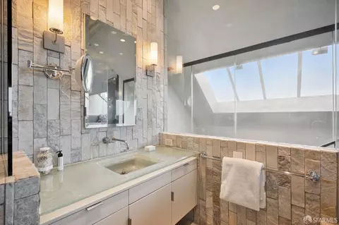Bath - 8 Carmel St, San Francisco, CA 94117 photo 5 of 8