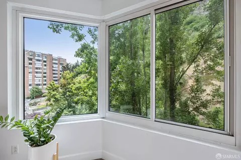240 Lombard St #529, San Francisco, CA 94111