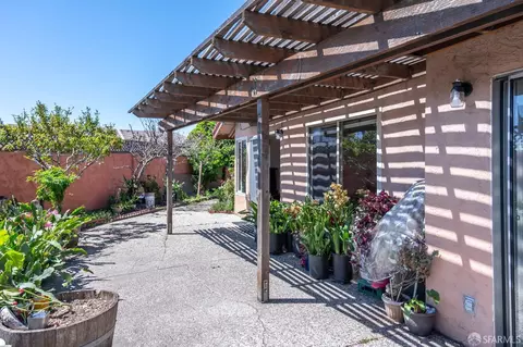 Exterior - 405 Cape Cod Dr, San Leandro, CA 94578 photo 4 of 8