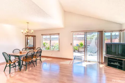 Dining - 405 Cape Cod Dr, San Leandro, CA 94578 photo 1 of 7