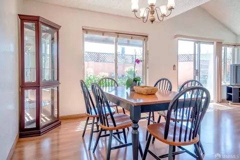 Dining - 405 Cape Cod Dr, San Leandro, CA 94578 photo 6 of 7