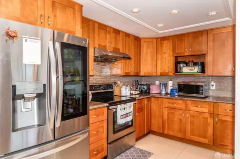 Kitchen - 405 Cape Cod Dr, San Leandro, CA 94578 photo 2 of 3
