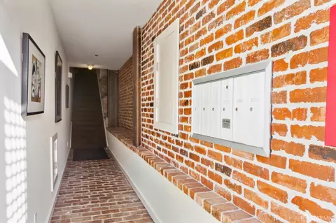 Entry Way - 2235 Mission St #2, San Francisco, CA 94110 photo 3 of 4