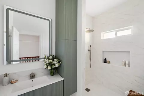 Bath - 264 3rd Ave, San Francisco, CA 94118 photo 4 of 4