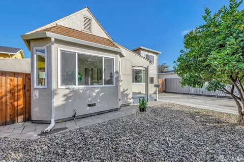 3267 Hoover St, Redwood City, CA 94063