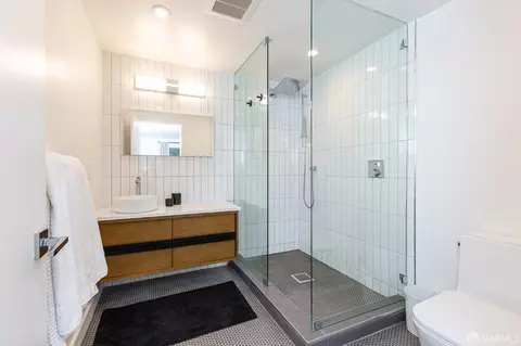 Bath - 177 Forest View Dr, San Francisco, CA 94132 photo 2 of 3