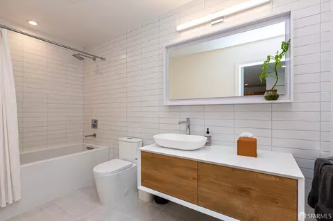 Bath - 177 Forest View Dr, San Francisco, CA 94132 photo 1 of 3