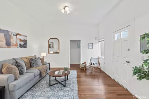 702 Moultrie St, San Francisco, CA 94110