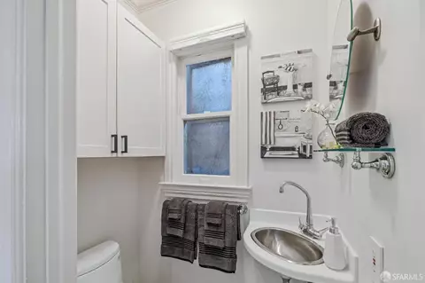 Bath - 246 Caselli Ave, San Francisco, CA 94114 photo 4 of 4