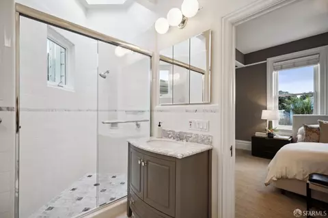 Bath - 2817 Pine St, San Francisco, CA 94115 photo 5 of 8