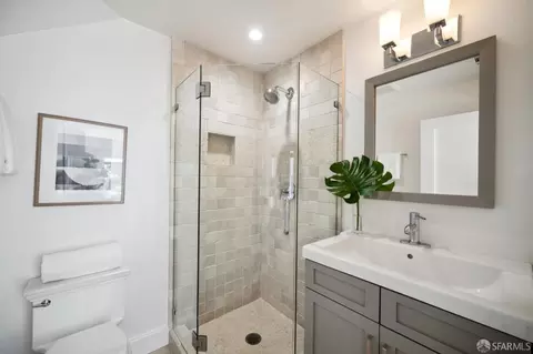 Bath - 2817 Pine St, San Francisco, CA 94115 photo 8 of 8