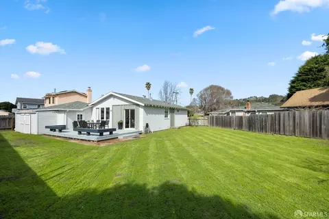 Exterior - 1303 Hermosa Ave, Pacifica, CA 94044 photo 8 of 10