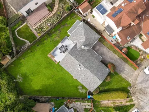 Exterior - 1303 Hermosa Ave, Pacifica, CA 94044 photo 1 of 10