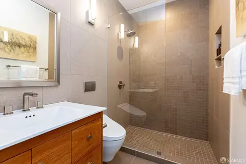 Bath - 108 Everson St, San Francisco, CA 94131 photo 2 of 2