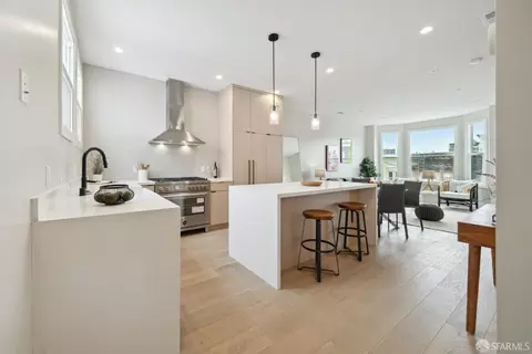 1492 Larkin St #3, San Francisco, CA 94109