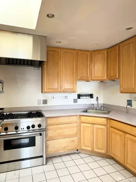 Kitchen - 1718 45th Ave, San Francisco, CA 94122 photo 6 of 8