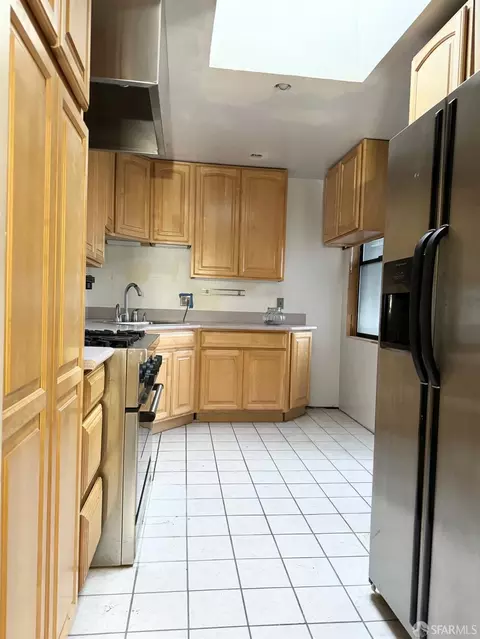 Kitchen - 1718 45th Ave, San Francisco, CA 94122 photo 3 of 8