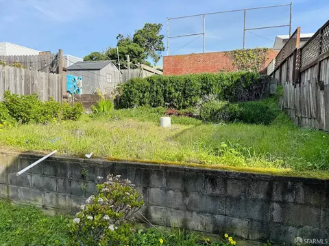 Exterior - 1718 45th Ave, San Francisco, CA 94122 photo 4 of 9