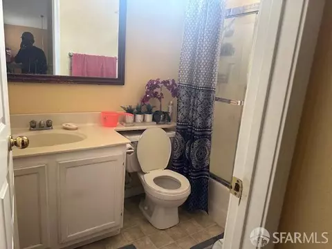 Bath - 1008 Burnham Dr, Pittsburg, CA 94565 photo 2 of 2