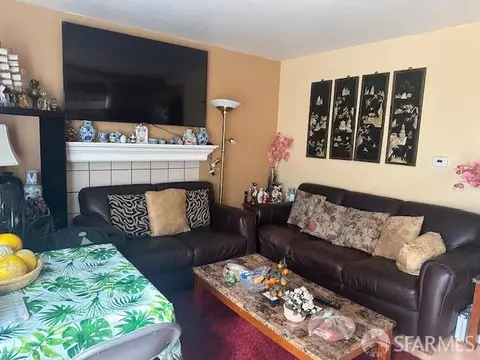 Living - 1008 Burnham Dr, Pittsburg, CA 94565 photo 4 of 5