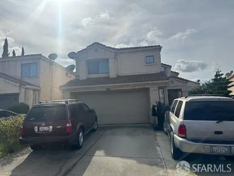 Exterior - 1008 Burnham Dr, Pittsburg, CA 94565 photo 2 of 7