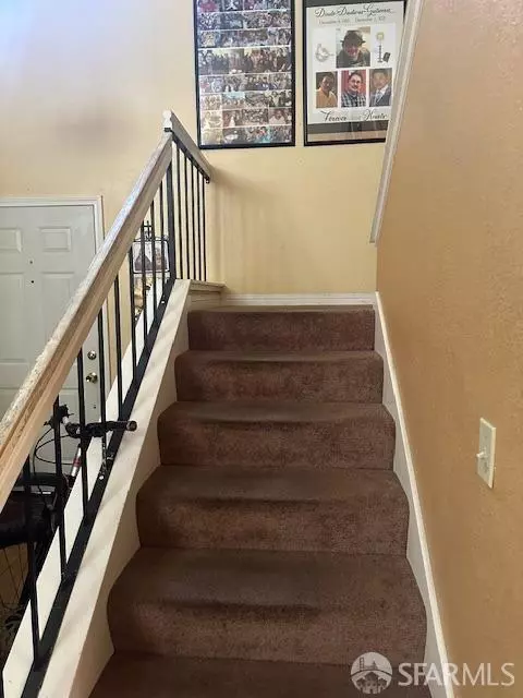 Entry Way - 1008 Burnham Dr, Pittsburg, CA 94565 photo 2 of 3