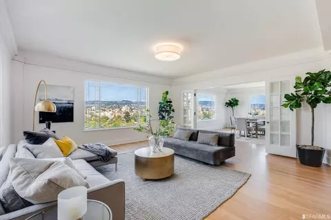 244 Lakeside Dr #17, Oakland, CA 94612