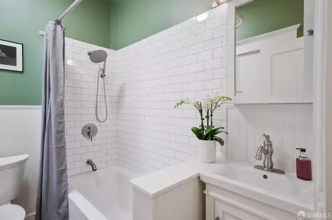 Bath - 1278 3rd Ave #2, San Francisco, CA 94122 photo 1 of 2