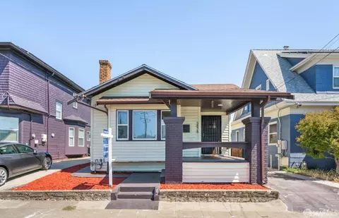 3878 Lusk St, Oakland, CA 94608