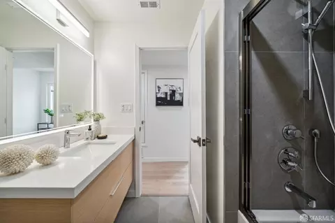 Bath - 148 Blake St #2, San Francisco, CA 94118 photo 8 of 8