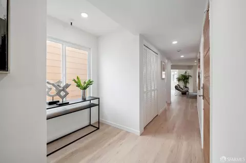 Entry Way - 148 Blake St #2, San Francisco, CA 94118 photo 2 of 4