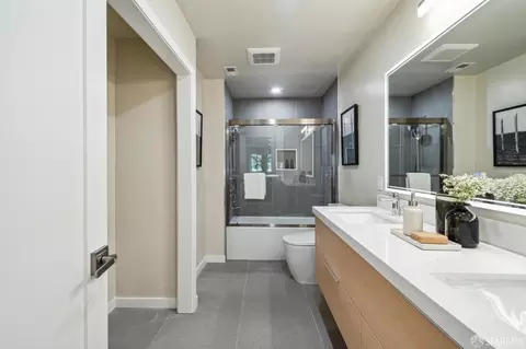 Bath - 148 Blake St #2, San Francisco, CA 94118 photo 1 of 8
